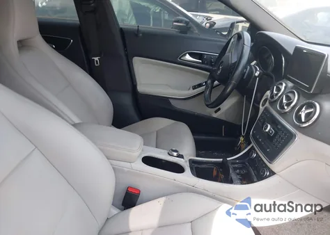 2014 Mercedes-Benz Cla 250 z USA, uszkodzony, nr VIN WDDSJ4EB4EN085268